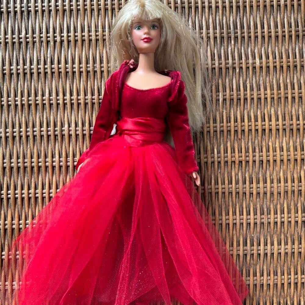 Barbie Red Dolls-accessories